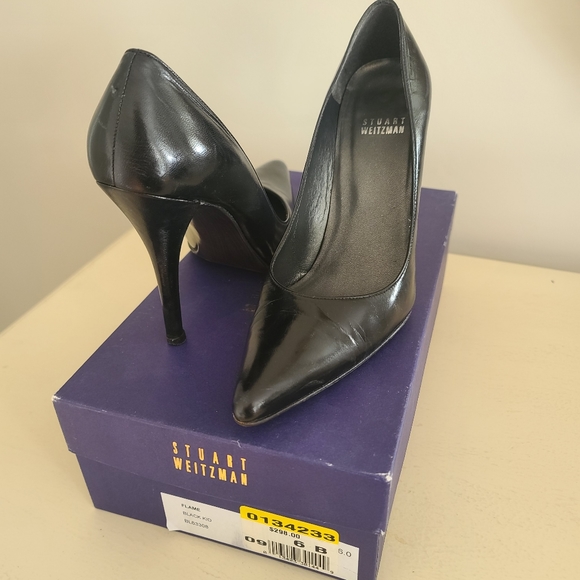 Stuart Weitzman Black Pump - Picture 3 of 3